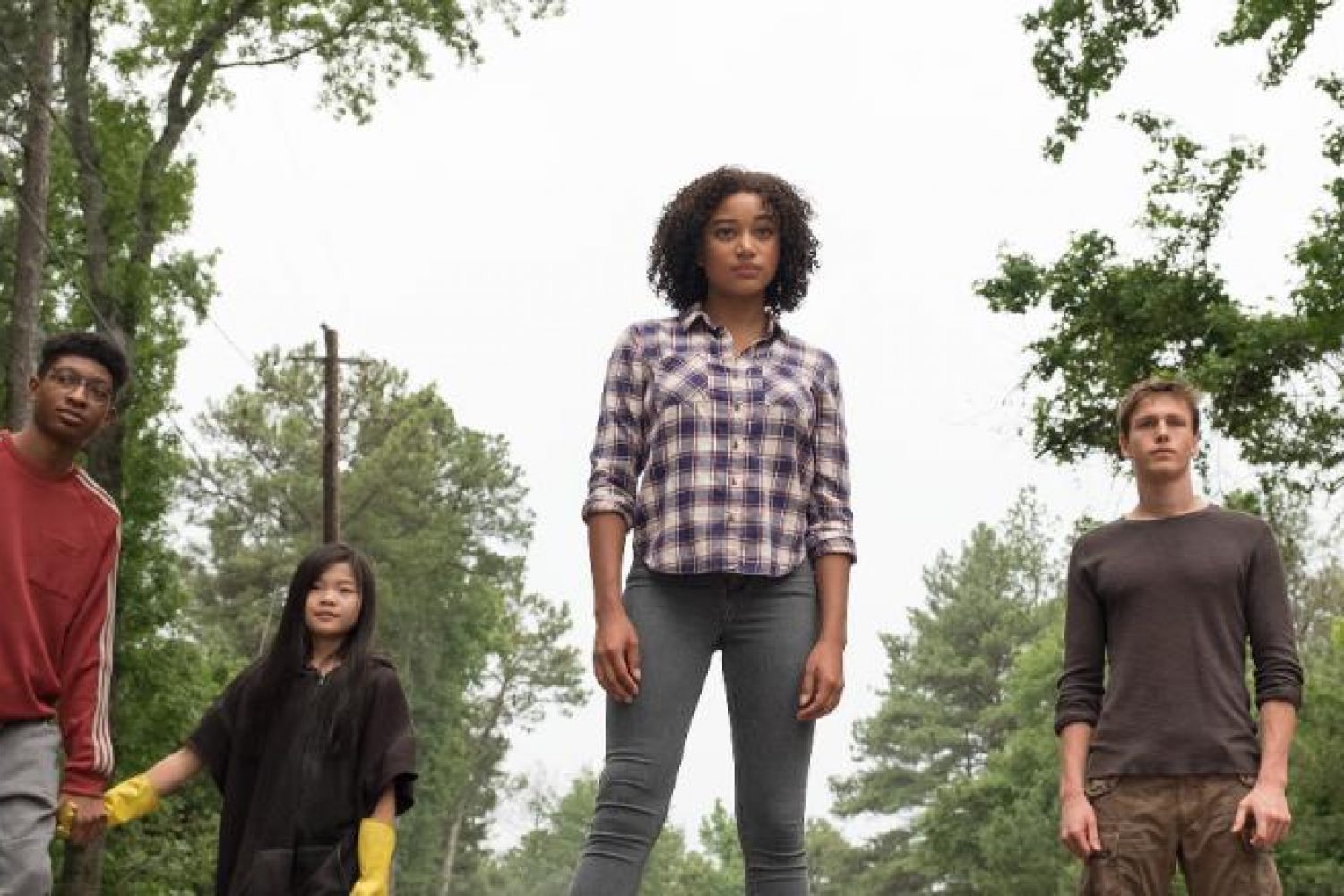 DF-16611 - L-R: Chubs (SKYLAN BROOKS), Zu (MIYA CECH), Ruby (AMANDLA STENBERG) and Liam (HARRIS DICKINSON) in Twentieth Century Fox???s THE DARKEST MINDS. Photo credit: Daniel McFadden.