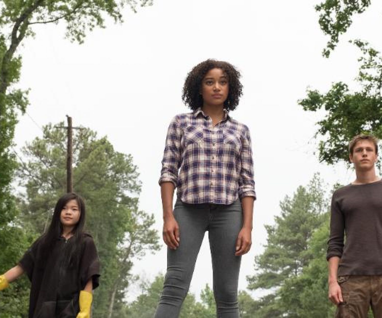 DF-16611 - L-R: Chubs (SKYLAN BROOKS), Zu (MIYA CECH), Ruby (AMANDLA STENBERG) and Liam (HARRIS DICKINSON) in Twentieth Century Fox???s THE DARKEST MINDS. Photo credit: Daniel McFadden.
