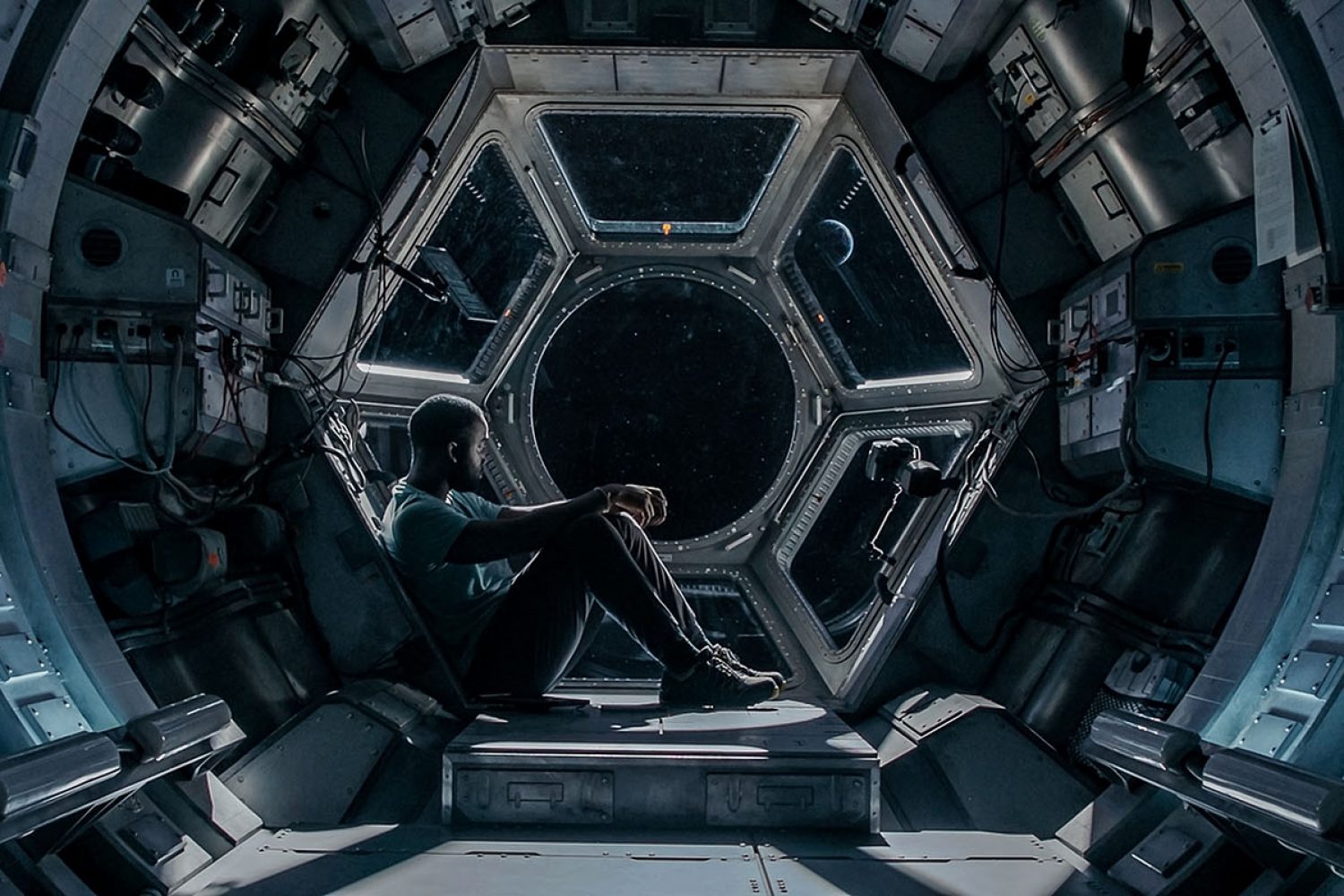 STOWAWAY - SHAMIER ANDERSON as MICHAEL ADAMS. Cr: © 2021, Stowaway Productions, LLC, Augenschein Filmproduktion GmbH, RISE Filmproduktion GmbH.  All rights reserved.