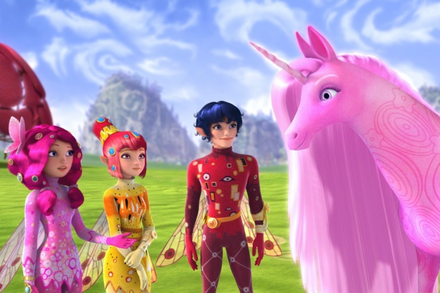 Mit Hilfe einer einzelnen Frucht können die Elfen den Herzblatt-Baum wieder wachsen lassen. Sehr zur Freude des Herz-Einhorns.