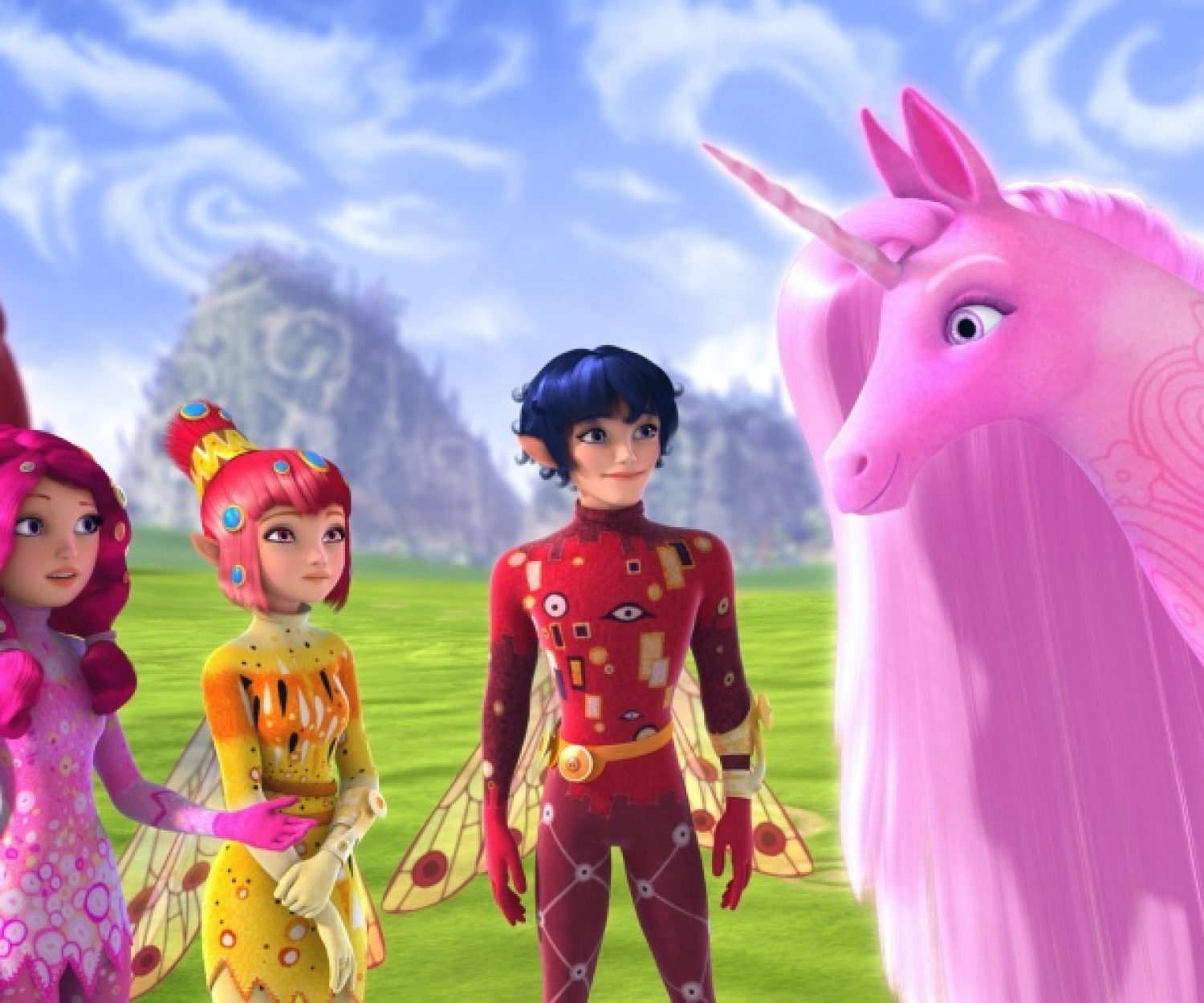 Mit Hilfe einer einzelnen Frucht können die Elfen den Herzblatt-Baum wieder wachsen lassen. Sehr zur Freude des Herz-Einhorns.