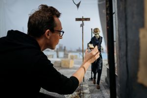 Chris Lavis on Set - Behind the ScenesDescription: Photo : Martin Gros